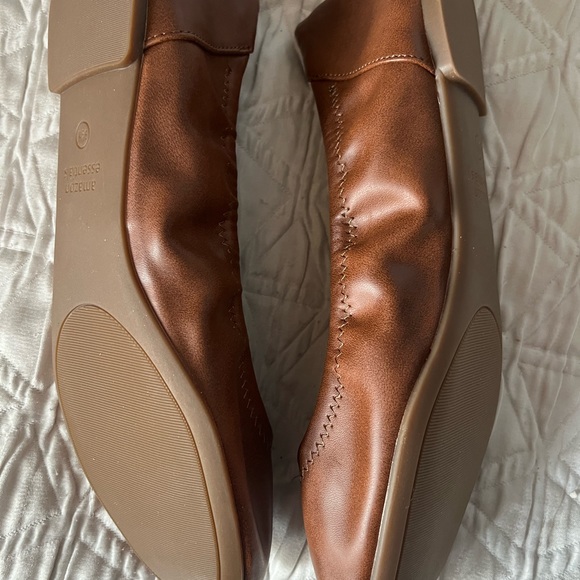NWOT Amazon Essentials Brown Flats 91/2 W - Picture 4 of 6